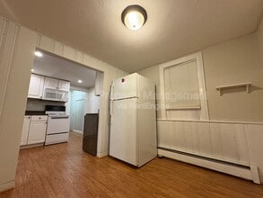 1136 Main St in Glastonbury, CT - Building Photo - Building Photo