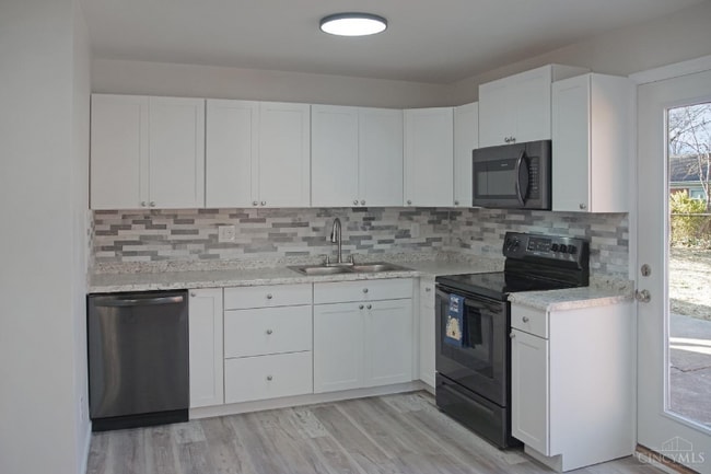 1432 OH-131 in Milford, OH - Building Photo - Building Photo