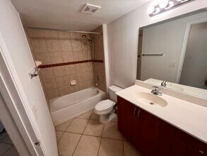 6529 Emerald Dunes Dr in West Palm Beach, FL - Foto de edificio - Building Photo