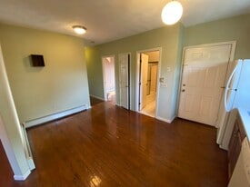 42 Cypress St, Unit 3