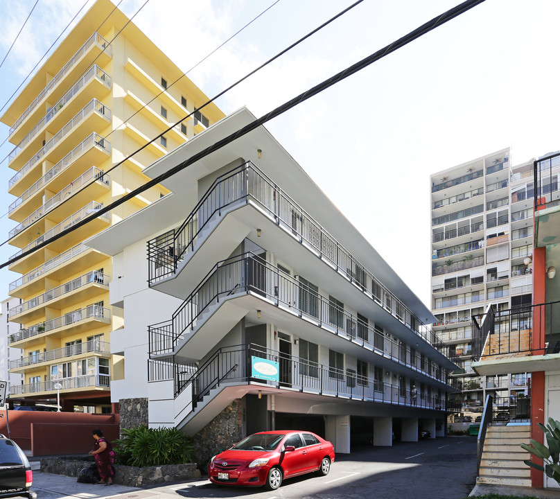 Mona Marie Apartments in Honolulu, HI - Building Photo