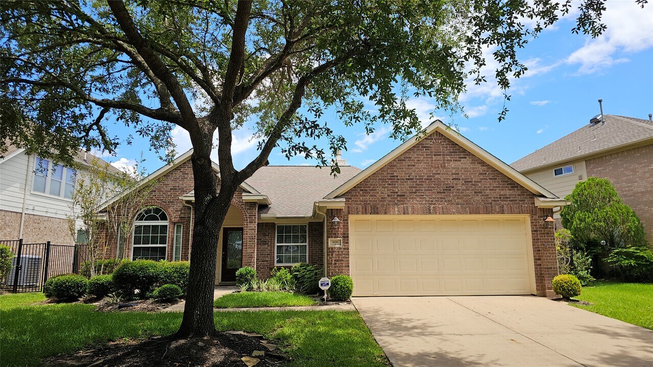 5650 Horseshoe Falls in Missouri City, TX - Building Photo