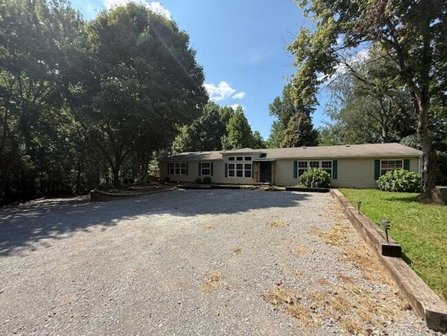property at 243 Crestview Dr