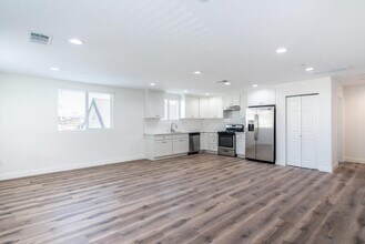 1255 W 8th St in Los Angeles, CA - Building Photo - Building Photo