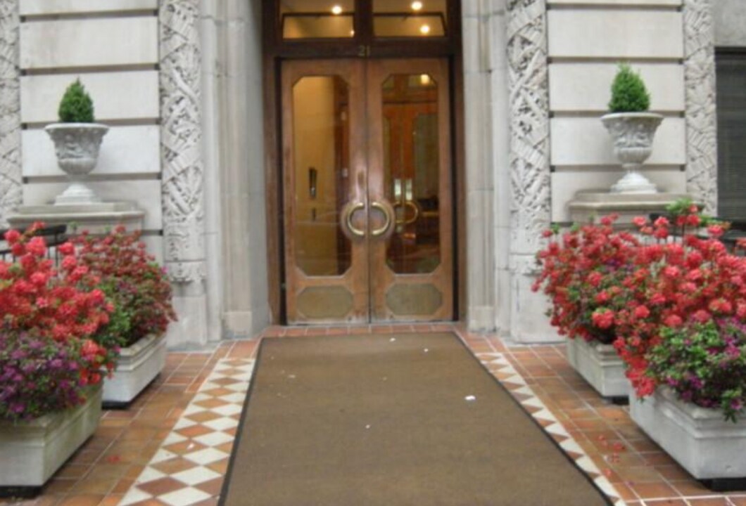 21 Beacon St, Unit 9L in Boston, MA - Building Photo