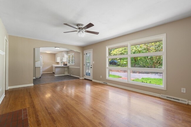 445 Northside Dr in Chapel Hill, NC - Building Photo - Building Photo