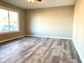 396 Elaine Dr in Clarksville, TN - Building Photo - Building Photo