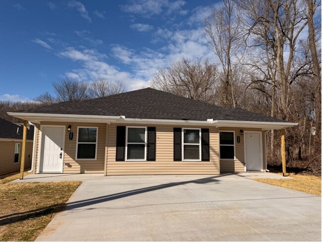 property at 285-287 S 4th St