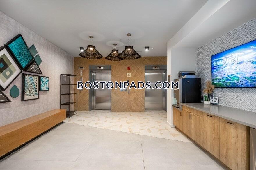 75 Baldwin St-Unit -418 in Lynn, MA - Building Photo