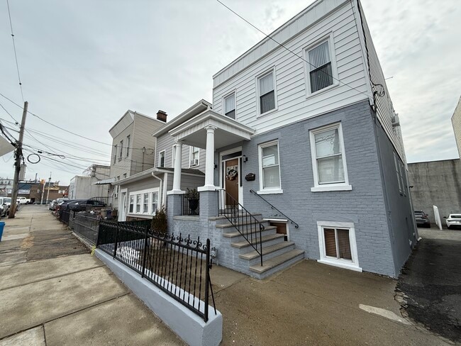 1115 11th St, Unit 1 in North Bergen, NJ - Building Photo - Building Photo