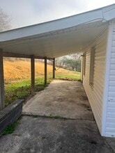 143 Strawberry Ln in Clinton, TN - Building Photo - Building Photo