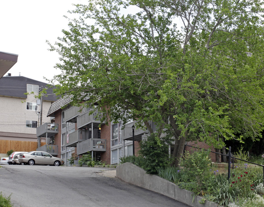 Sunset View Apartments in Salt Lake City, UT - Building Photo