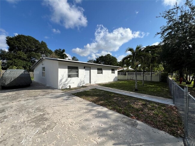 property at 1615 NW 16th St