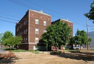 Artist's Avenue in Lansing, MI - Building Photo - Building Photo