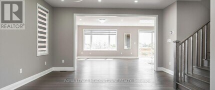 127 Yates Dr in Milton, ON - Building Photo - Building Photo