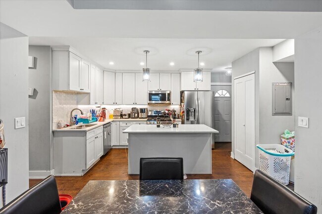 3026 N Allen Ave in Chicago, IL - Building Photo - Building Photo