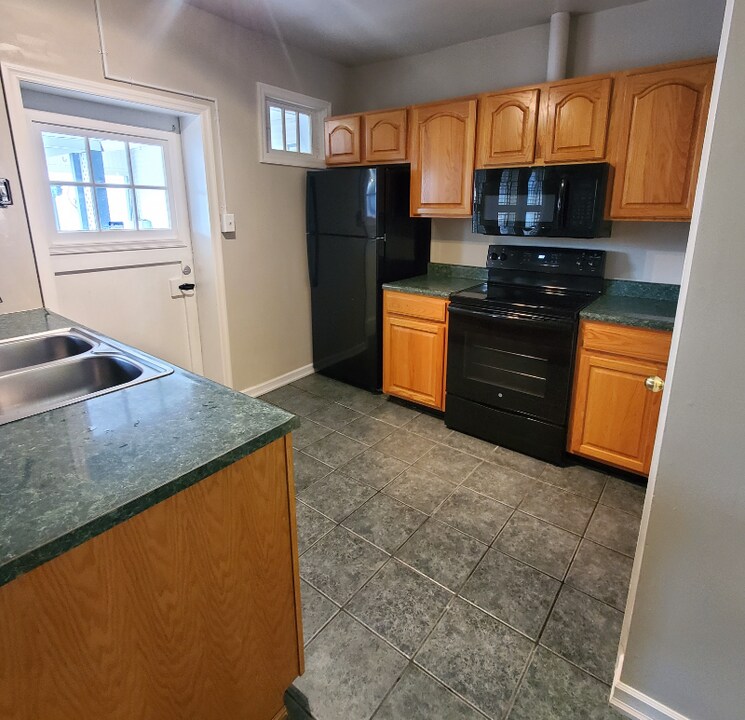 38 S State St in Millville, PA - Building Photo