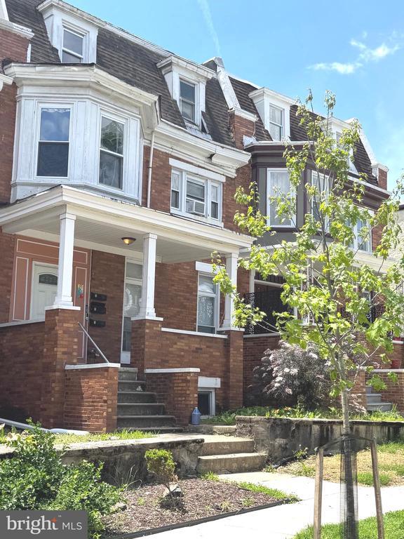 property at 805 Brooks Ln