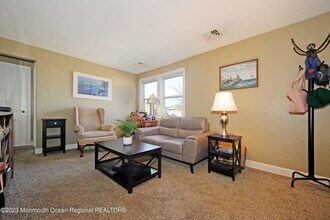 14 Oldfield Pl in Red Bank, NJ - Building Photo - Building Photo