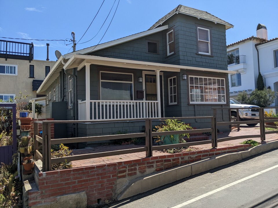 3600 Vista Dr in Manhattan Beach, CA - Foto de edificio