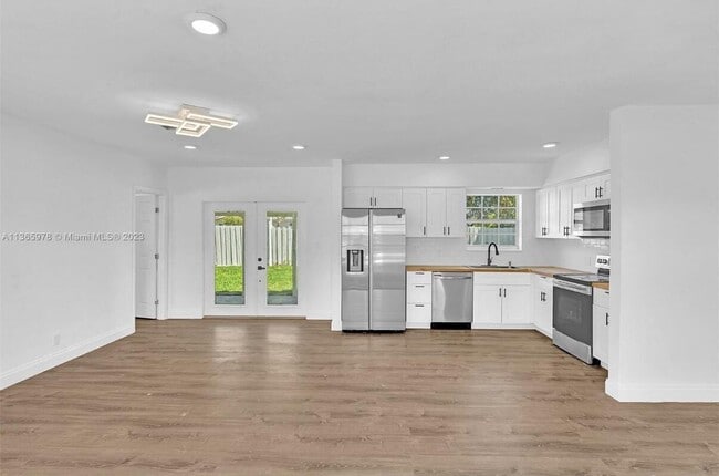 1150 SW 46th Ave in Plantation, FL - Building Photo - Building Photo