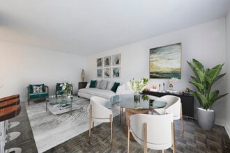 121 Minerva Ave in Toronto, ON - Building Photo - Building Photo