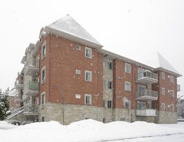 4350 des Sources in Montréal, QC - Building Photo
