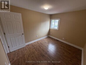 12 Mill St in Mississauga, ON - Building Photo - Building Photo
