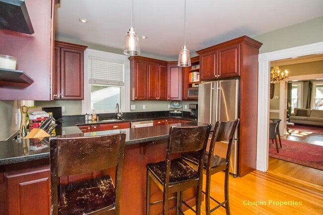 158 Cypress St in Brookline, MA - Foto de edificio - Building Photo