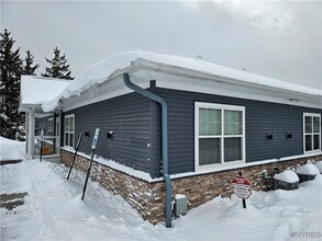 610 Ayer Rd in Buffalo, NY - Building Photo - Building Photo