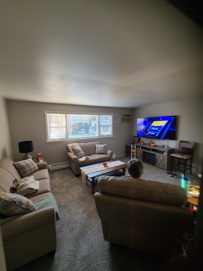 460 Lincoln Ln, Unit 1S