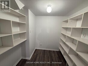 264 Stonebridge Dr in Markham, ON - Building Photo - Building Photo