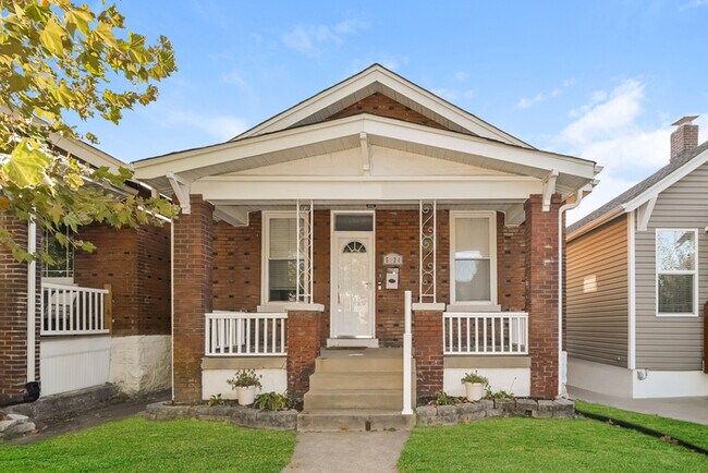property at 5424 Devonshire Ave