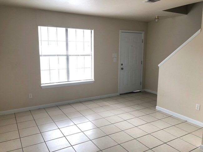7547 Windsor Oaks in San Antonio, TX - Building Photo - Building Photo