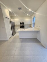 16236 SW 288th Ter in Homestead, FL - Foto de edificio - Building Photo