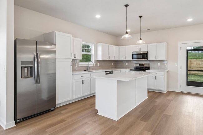 4306 Gambrel Oaks St in Blountville, TN - Building Photo - Building Photo