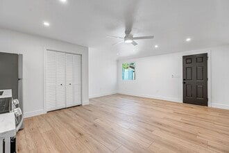 406 Sierra Ave in Clovis, CA - Building Photo - Building Photo