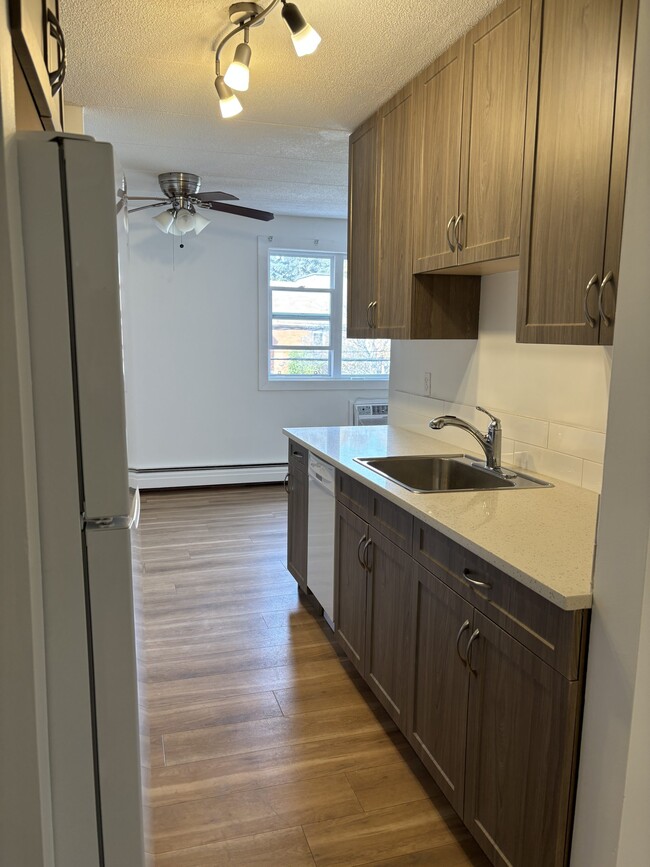 2218 Halifax St in Regina, SK - Building Photo - Building Photo