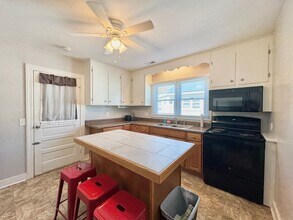 1114 Goodes Ferry Rd in South Hill, VA - Foto de edificio - Building Photo