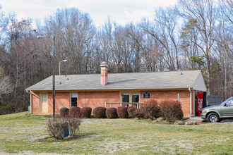 Brook Valley Apartment Homes in Charlotte, NC - Building Photo - Building Photo