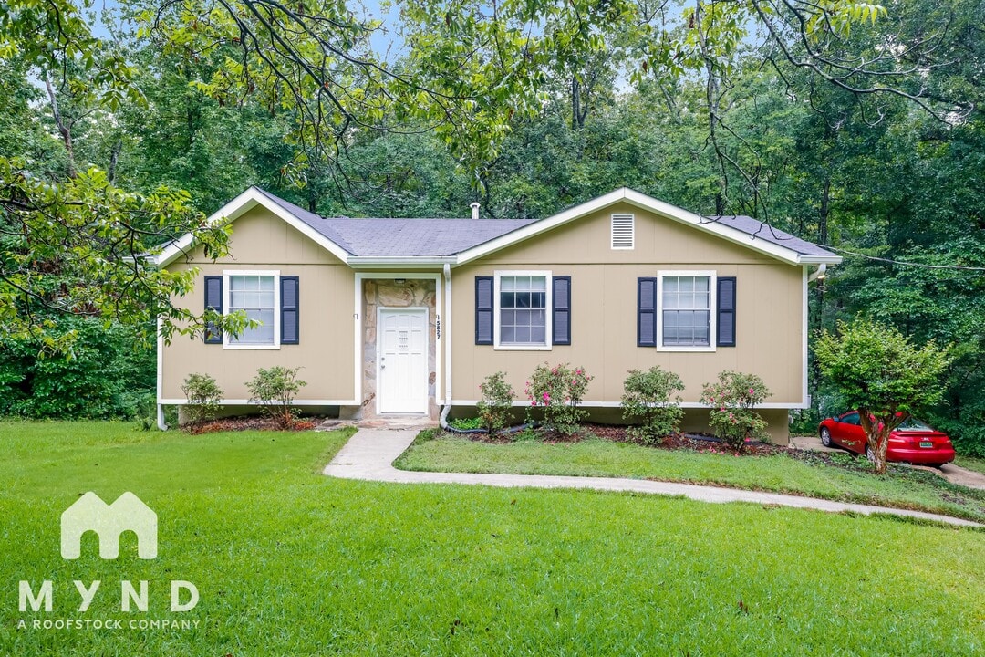 5827 Dewey Heights Rd in Pinson, AL - Foto de edificio