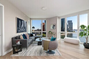 2-20 Malt Dr in Queens, NY - Building Photo