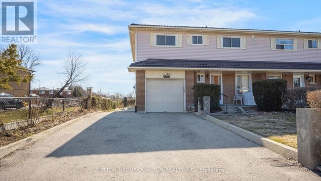 7606 Rockhill Rd in Mississauga, ON - Building Photo - Building Photo