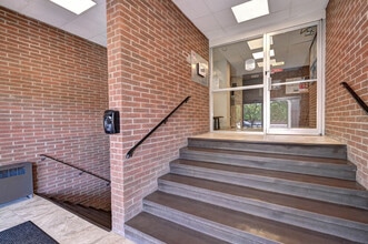 301 Fairview Dr in Brantford, ON - Building Photo - Building Photo