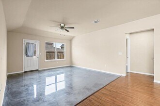 12220 Walter Vaughn Dr in Manor, TX - Building Photo - Building Photo