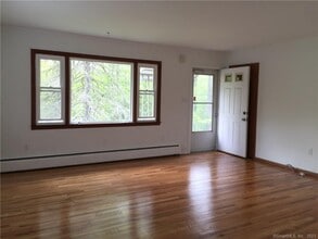 17 Cherokee Dr in Oxford, CT - Building Photo - Building Photo
