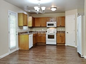 801 Winterside Ln in Winston-Salem, NC - Building Photo - Building Photo