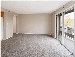 210 Towne House Rd in Hamden, CT - Building Photo - Building Photo