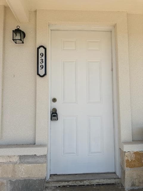 property at 939 Nimitz Dr