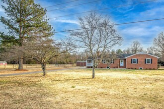 000A River Rd in Petersburg, VA - Building Photo - Building Photo